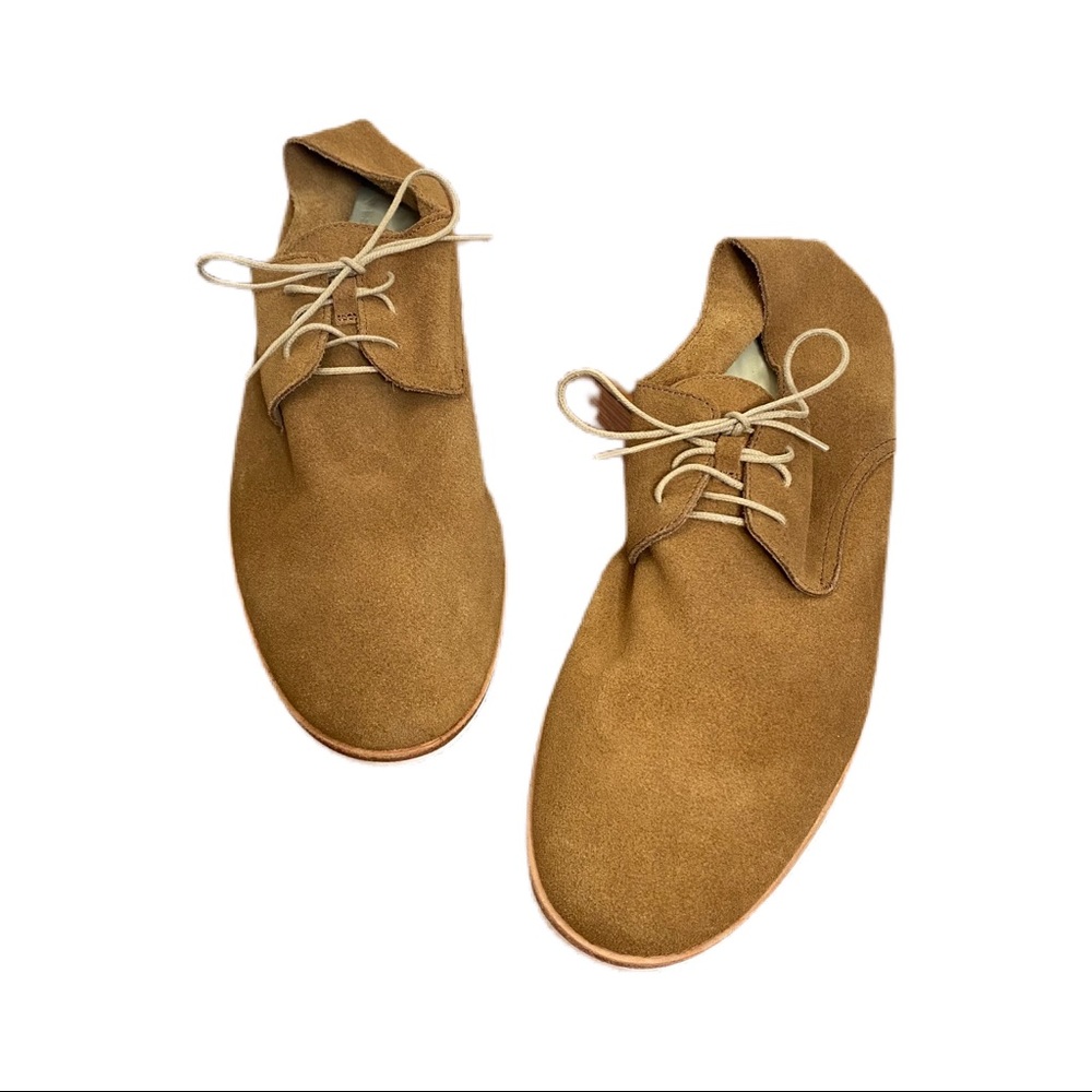Nisolo Tan Suede Compact Lace Up Travel Derby Shoe